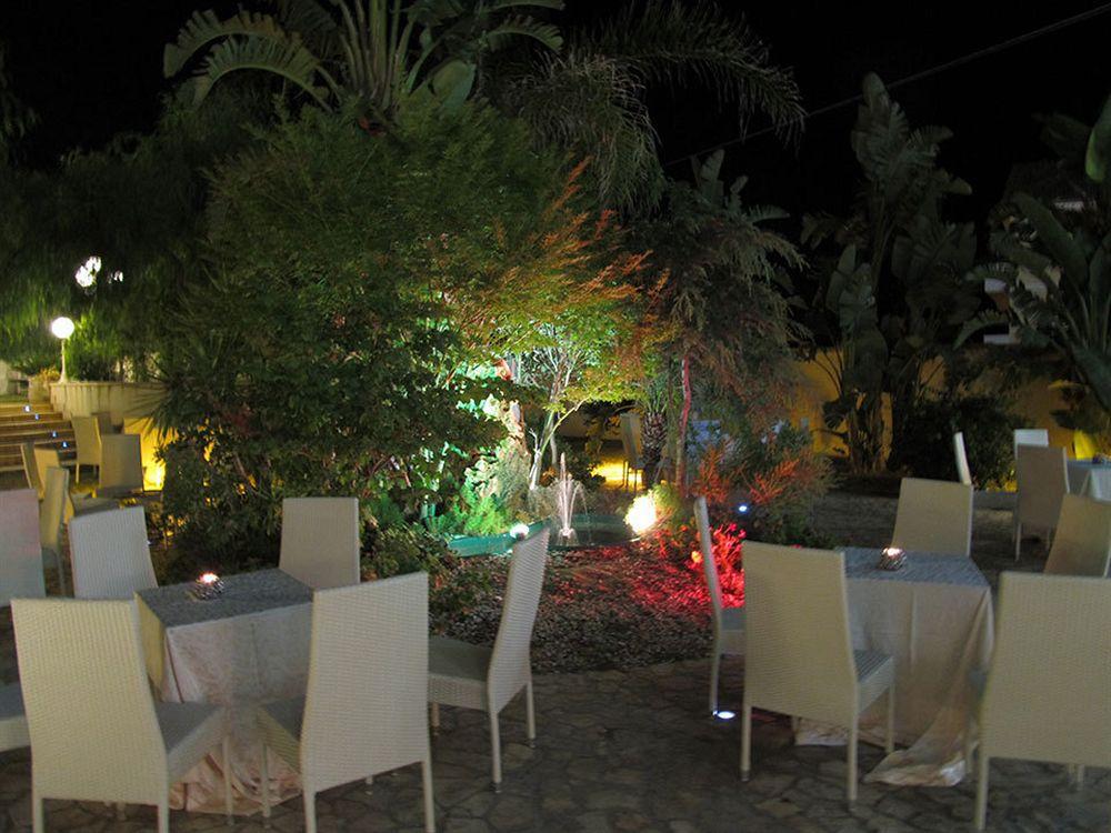 Club Hotel Kennedy Roccella Ionica Exterior photo