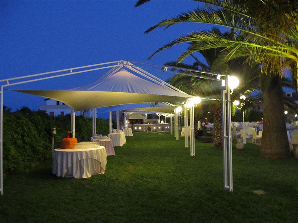 Club Hotel Kennedy Roccella Ionica Exterior photo