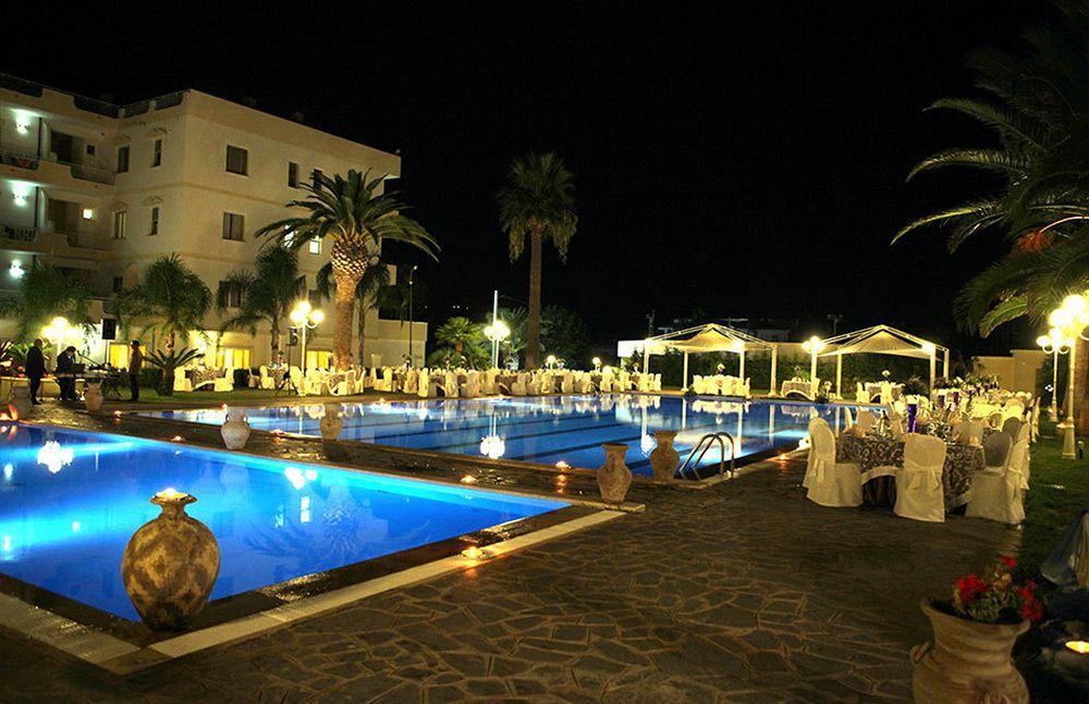Club Hotel Kennedy Roccella Ionica Exterior photo