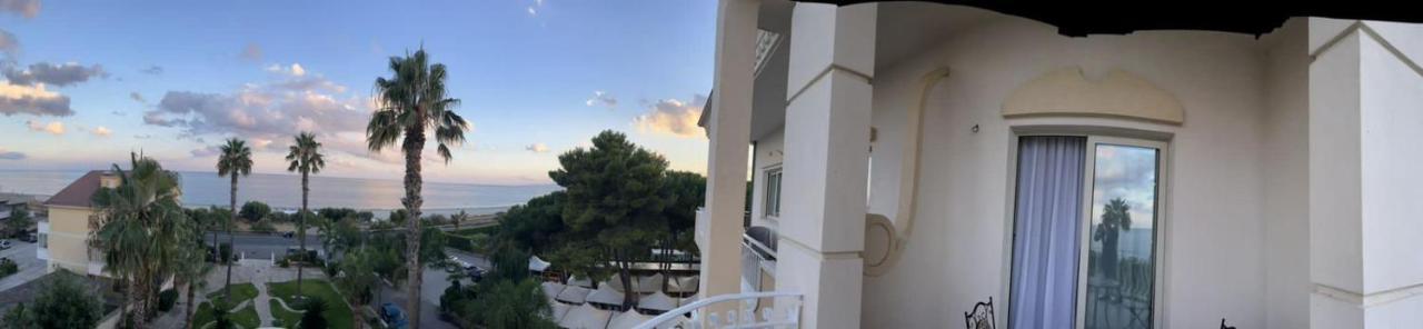 Club Hotel Kennedy Roccella Ionica Exterior photo