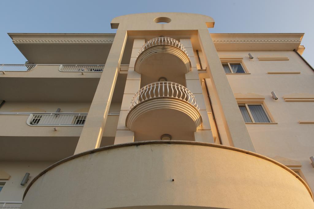 Club Hotel Kennedy Roccella Ionica Exterior photo