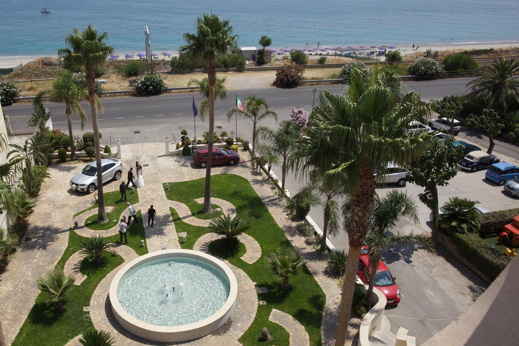 Club Hotel Kennedy Roccella Ionica Exterior photo