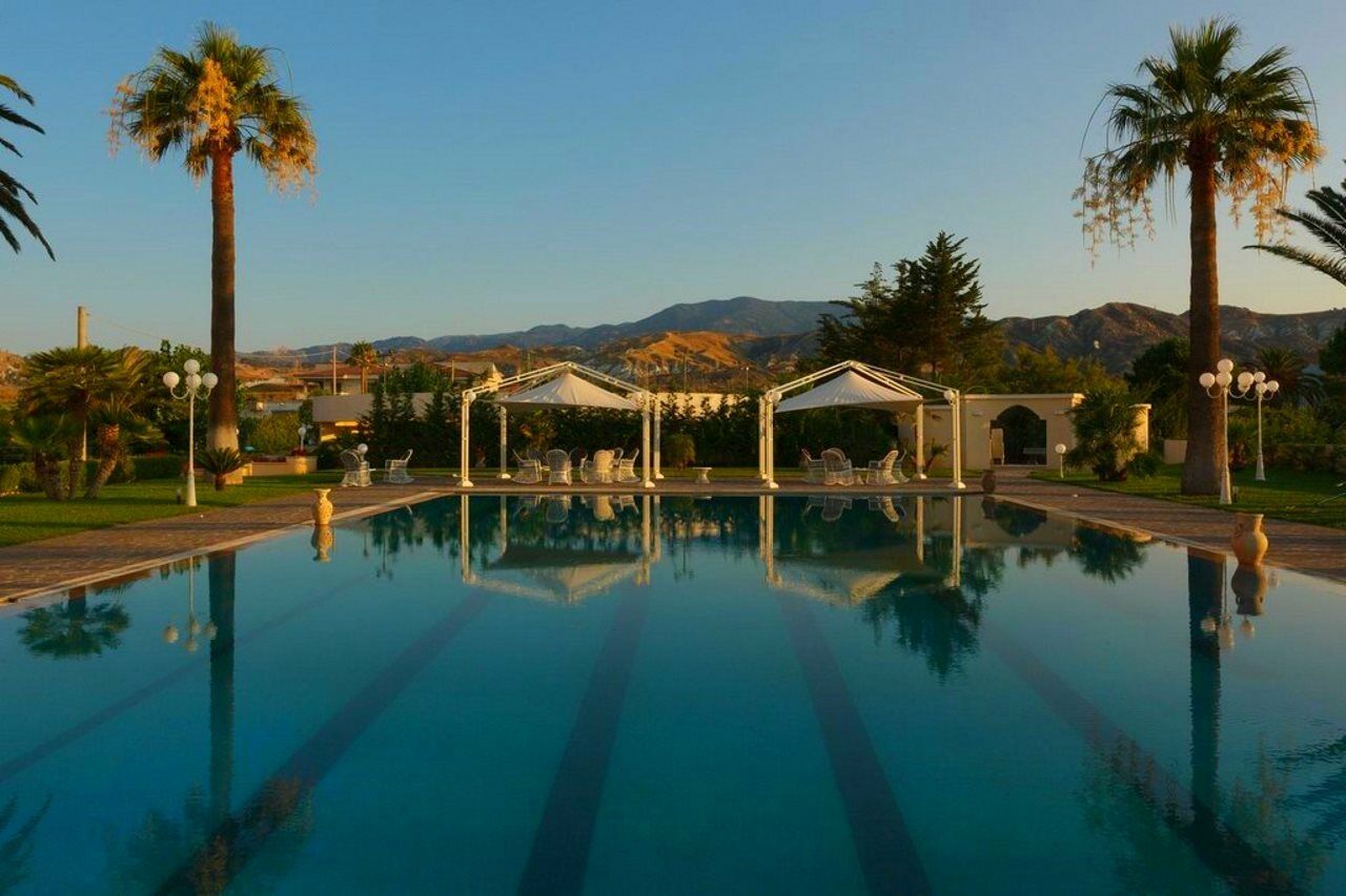 Club Hotel Kennedy Roccella Ionica Exterior photo
