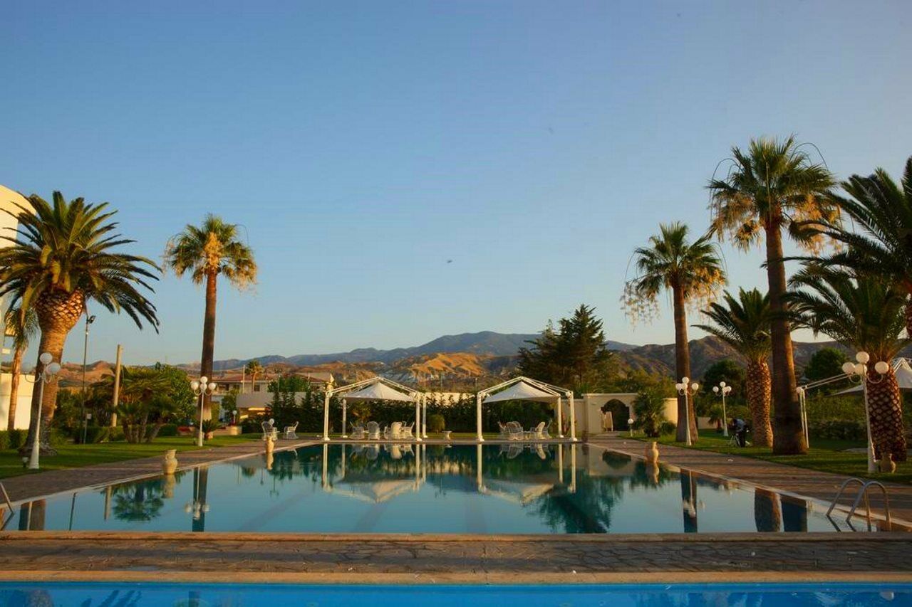 Club Hotel Kennedy Roccella Ionica Exterior photo