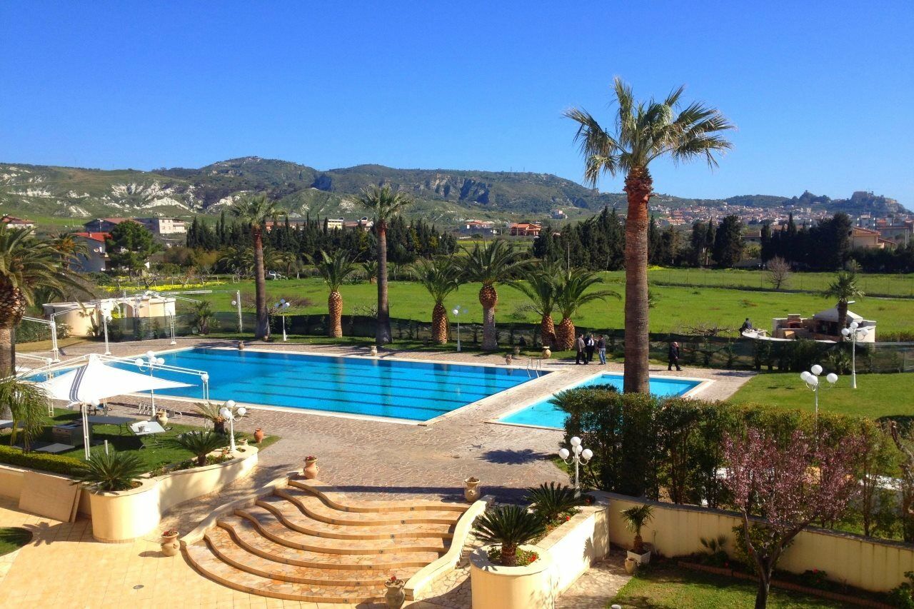 Club Hotel Kennedy Roccella Ionica Exterior photo